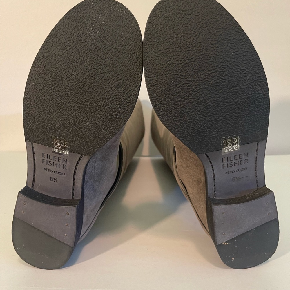 Gray suede Eileen Fisher boots - Picture 4 of 4